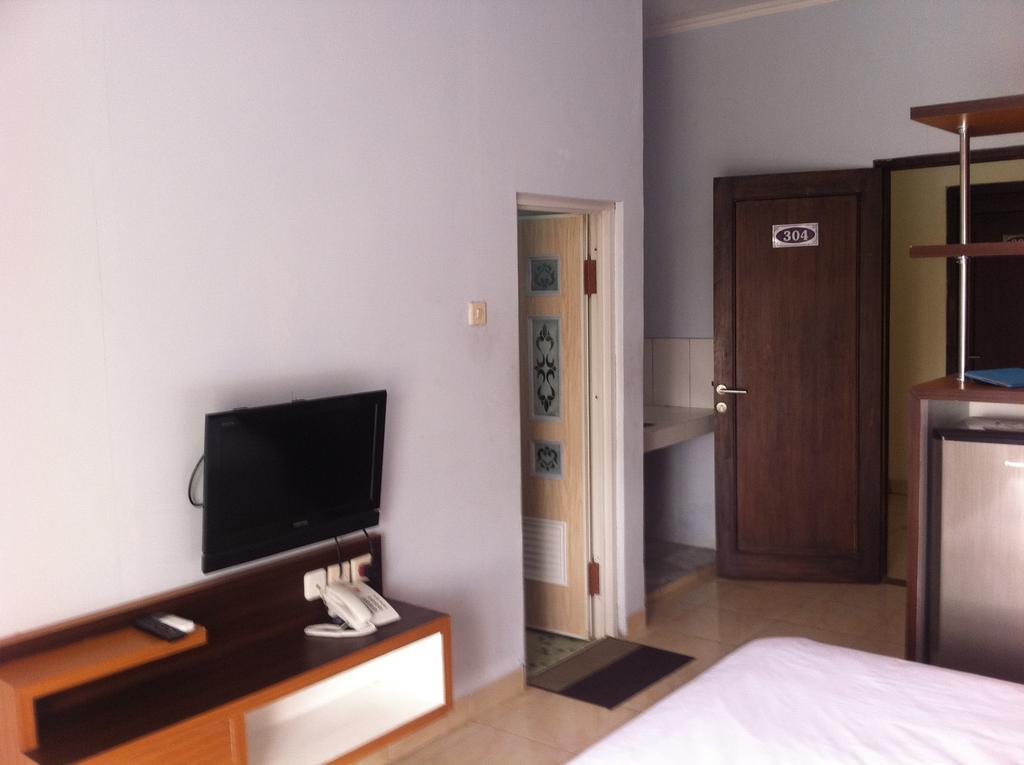Pineapple Mansion Hotel Surakarta  Exterior photo